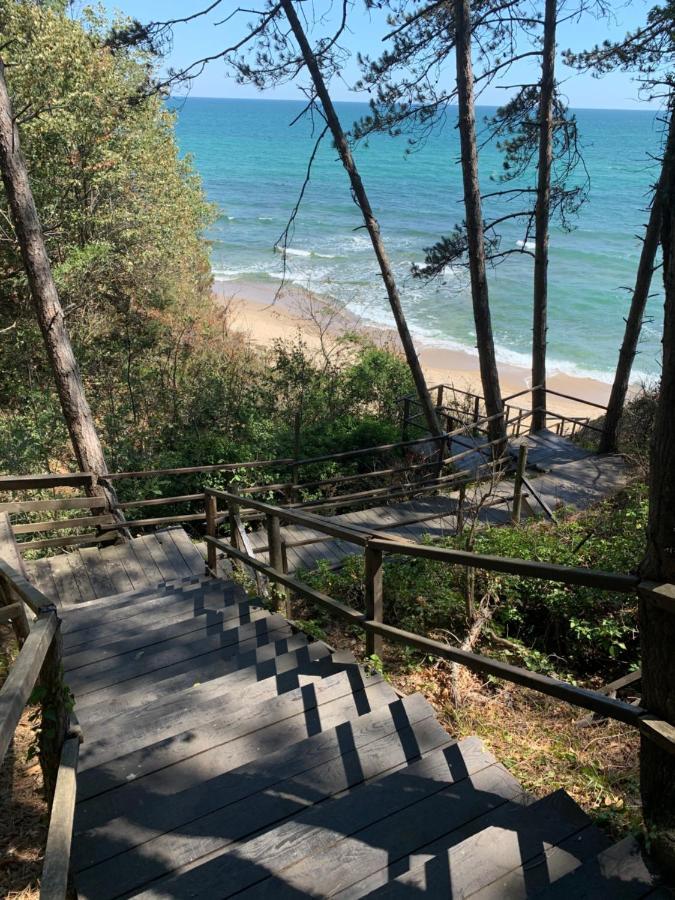 Аппартамент Pines Beach Resort ビャラ エクステリア 写真